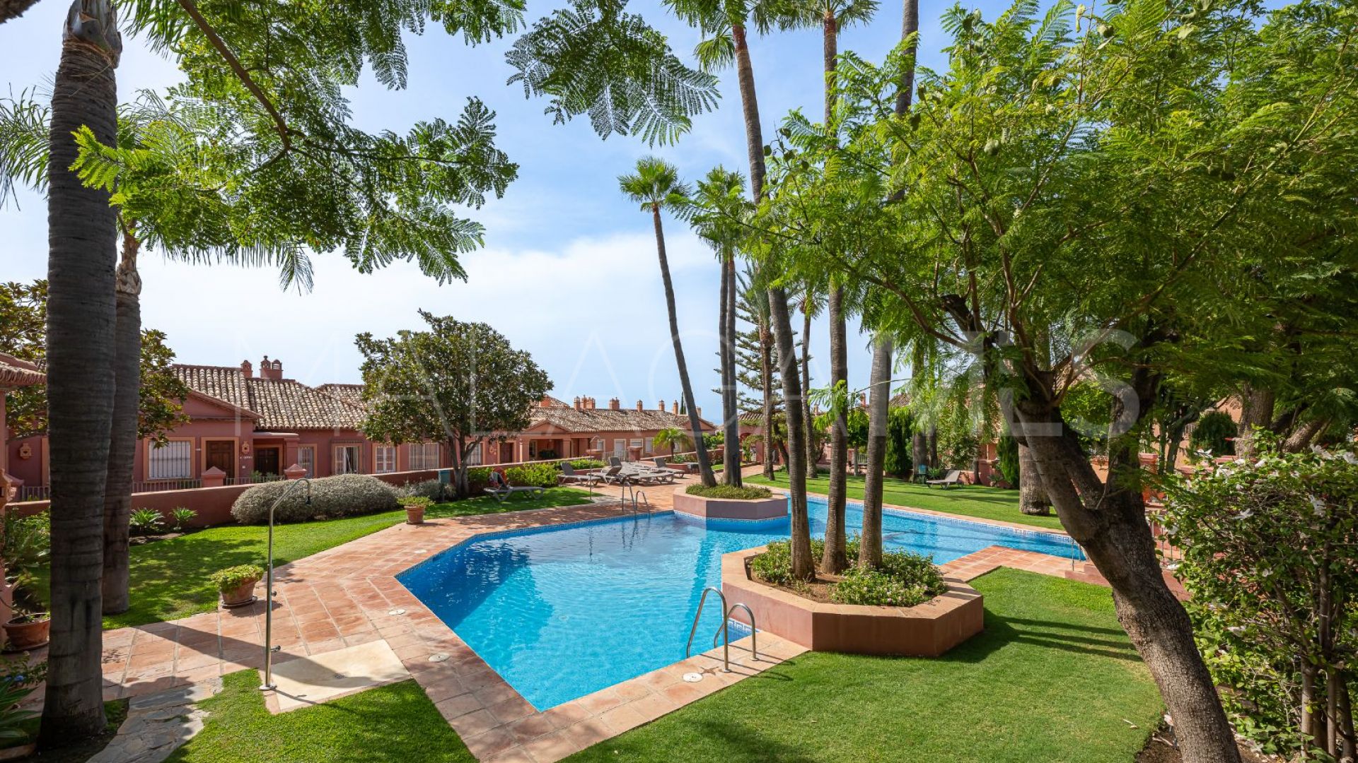 Duplex for sale in Monte Halcones
