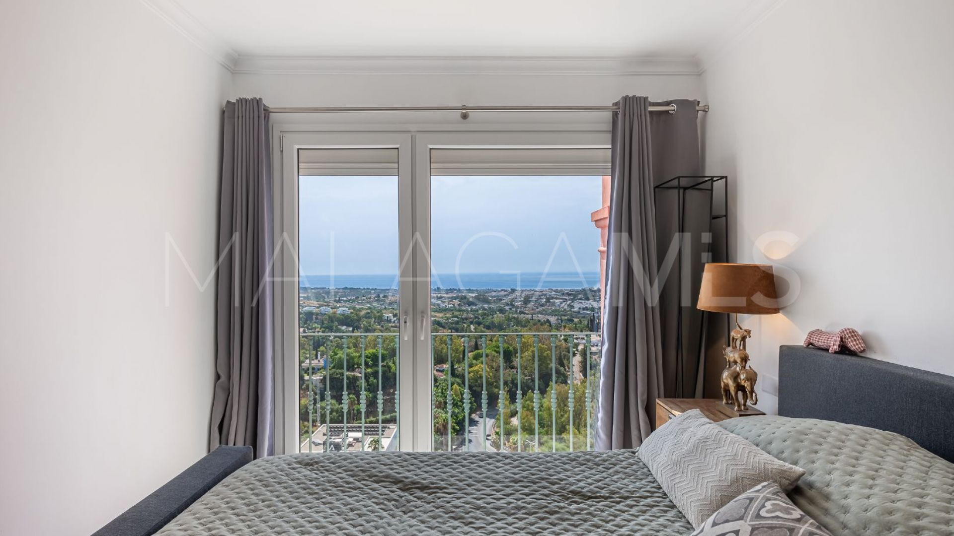Duplex for sale in Monte Halcones