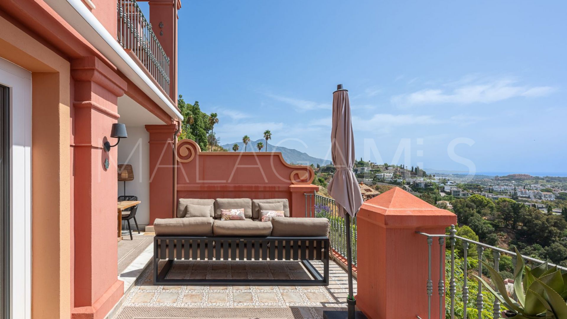 Duplex for sale in Monte Halcones