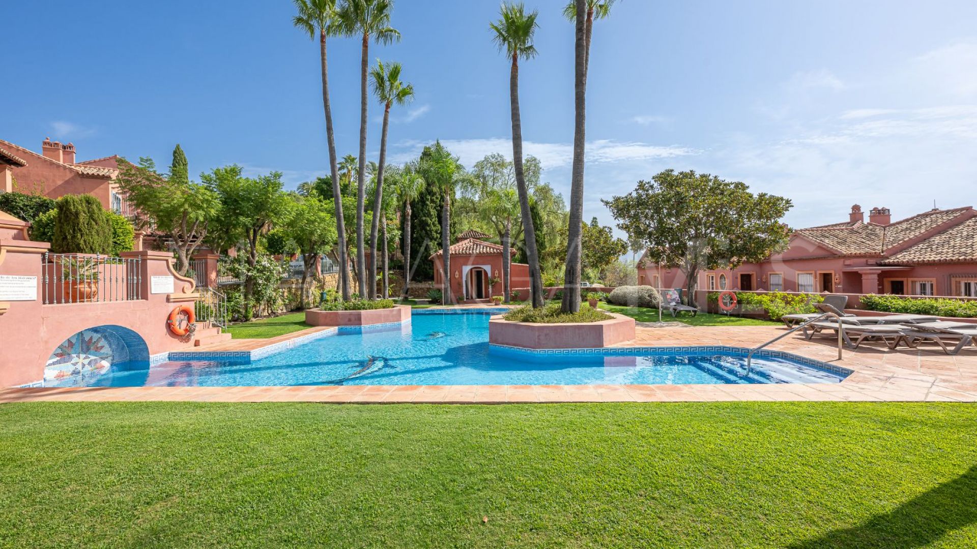 Duplex for sale in Monte Halcones