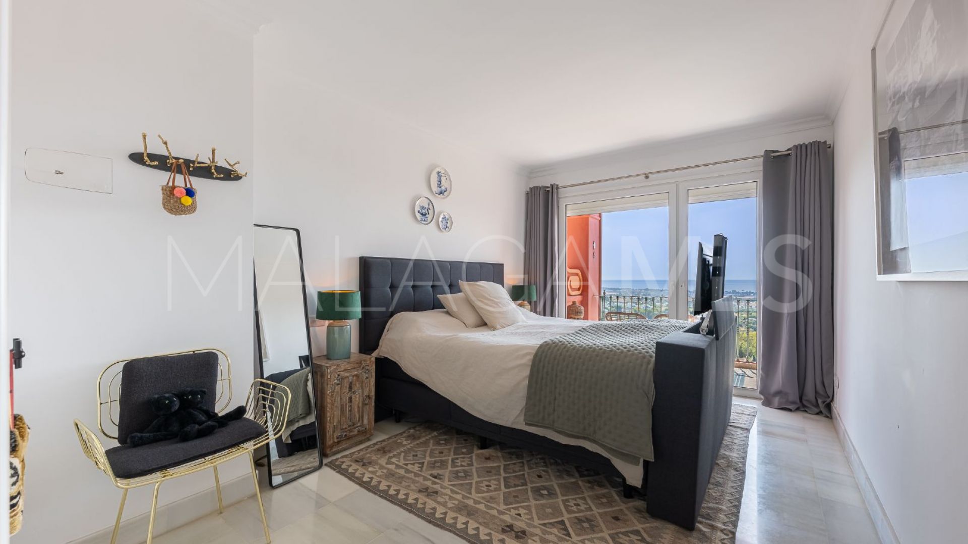 Duplex for sale in Monte Halcones