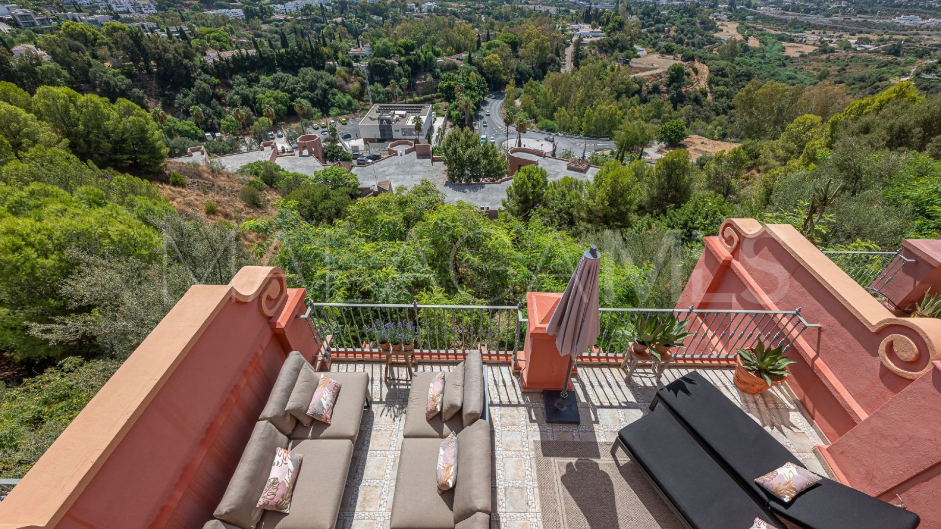 Duplex for sale in Monte Halcones