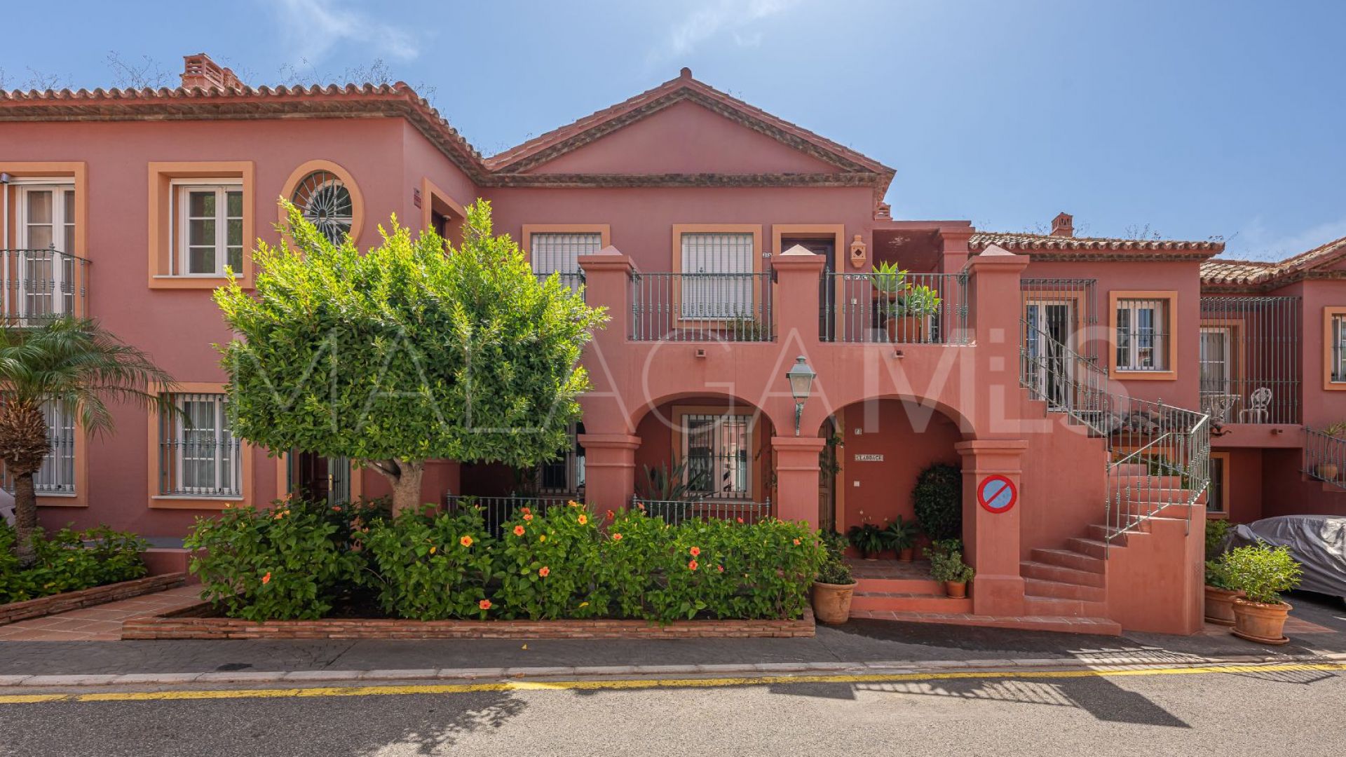 Duplex for sale in Monte Halcones