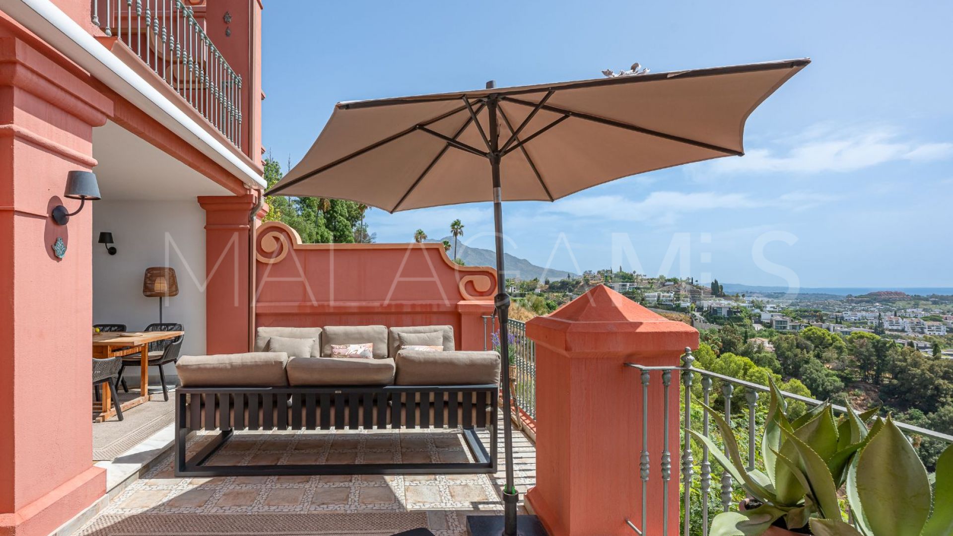 Duplex for sale in Monte Halcones