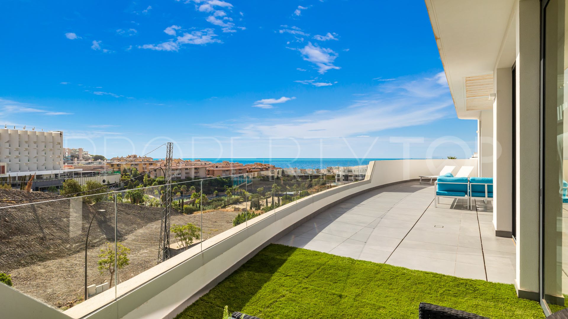 Penthouse with 2 bedrooms for sale in El Higueron