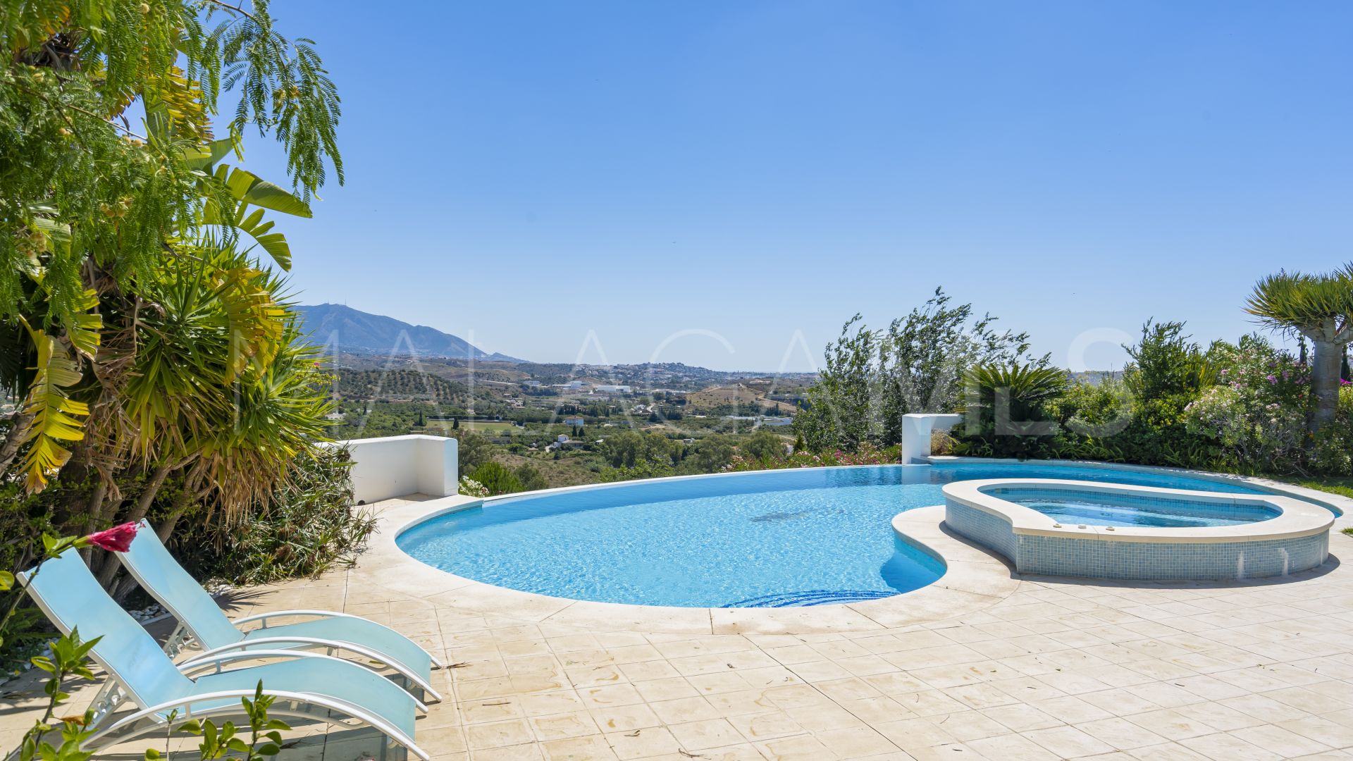 Buy Cala de Mijas villa with 7 bedrooms