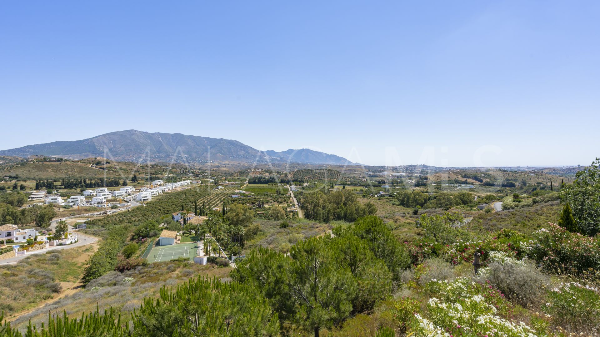 Buy Cala de Mijas villa with 7 bedrooms