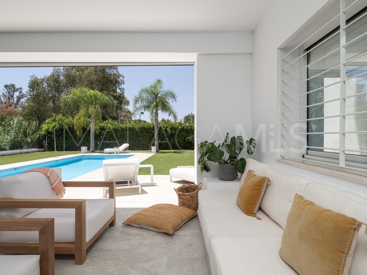 Villa for sale in Guadalmina Baja