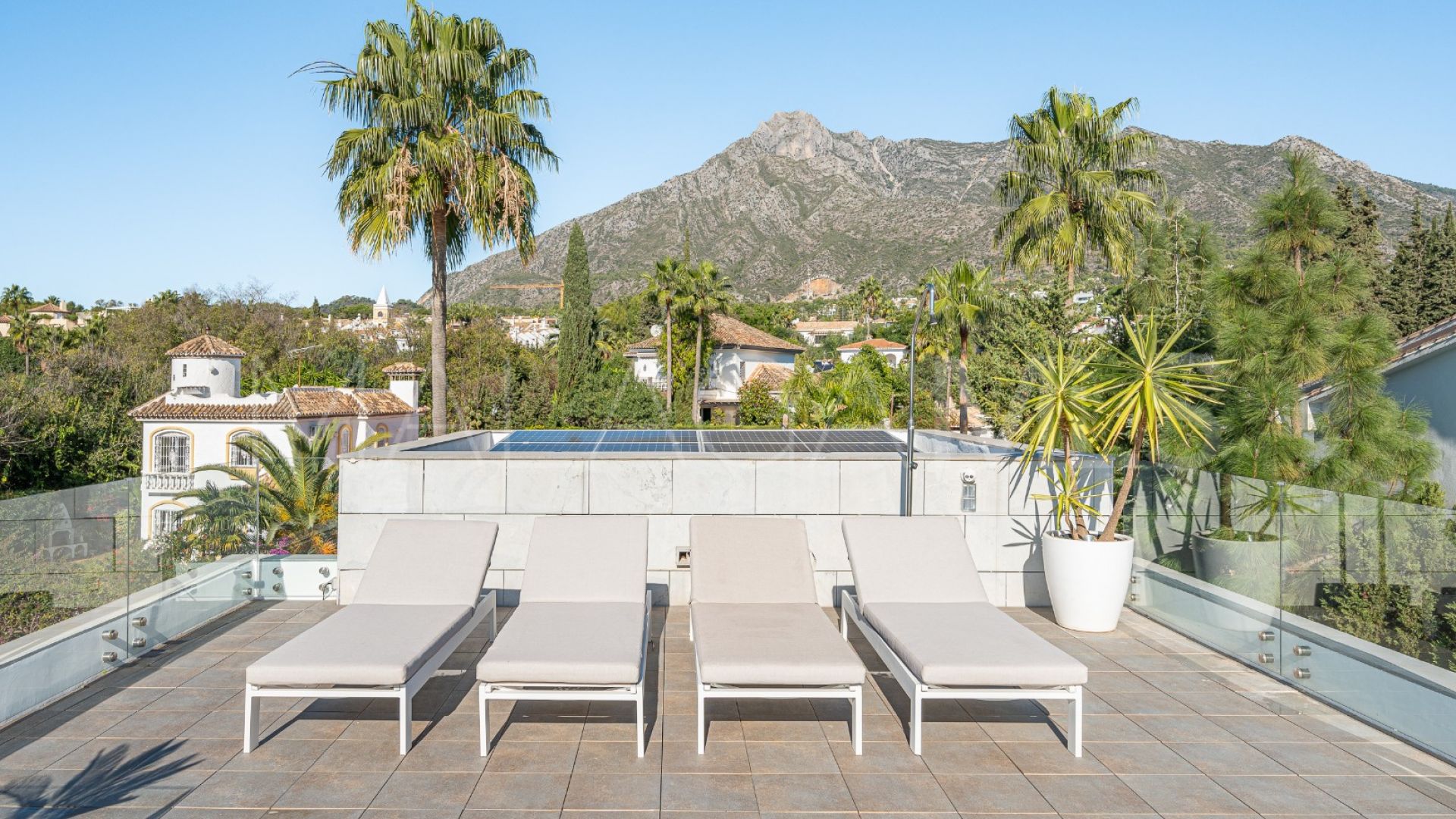 Villa for sale in Marbella Golden Mile