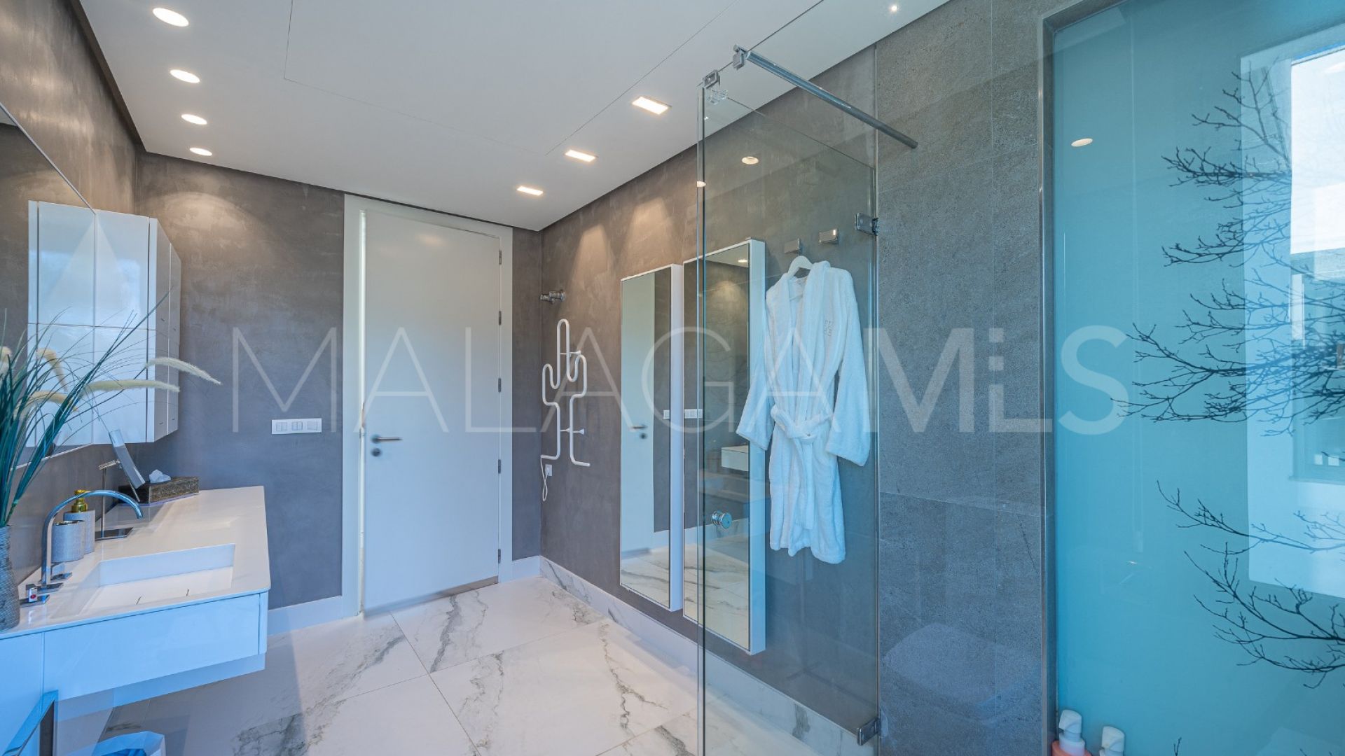 Villa for sale in Marbella Golden Mile