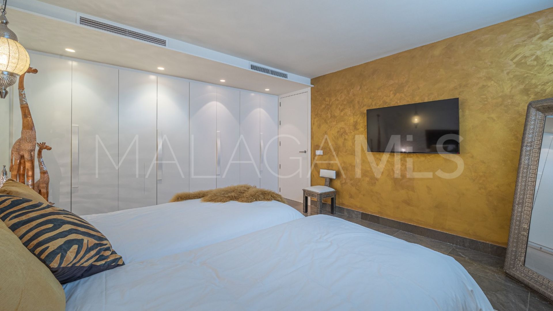 Villa for sale in Marbella Golden Mile