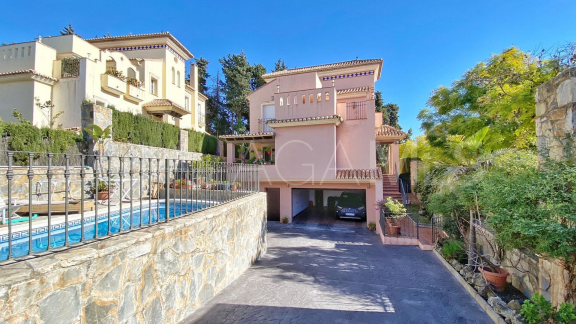 Marbella City 5 bedrooms villa for sale
