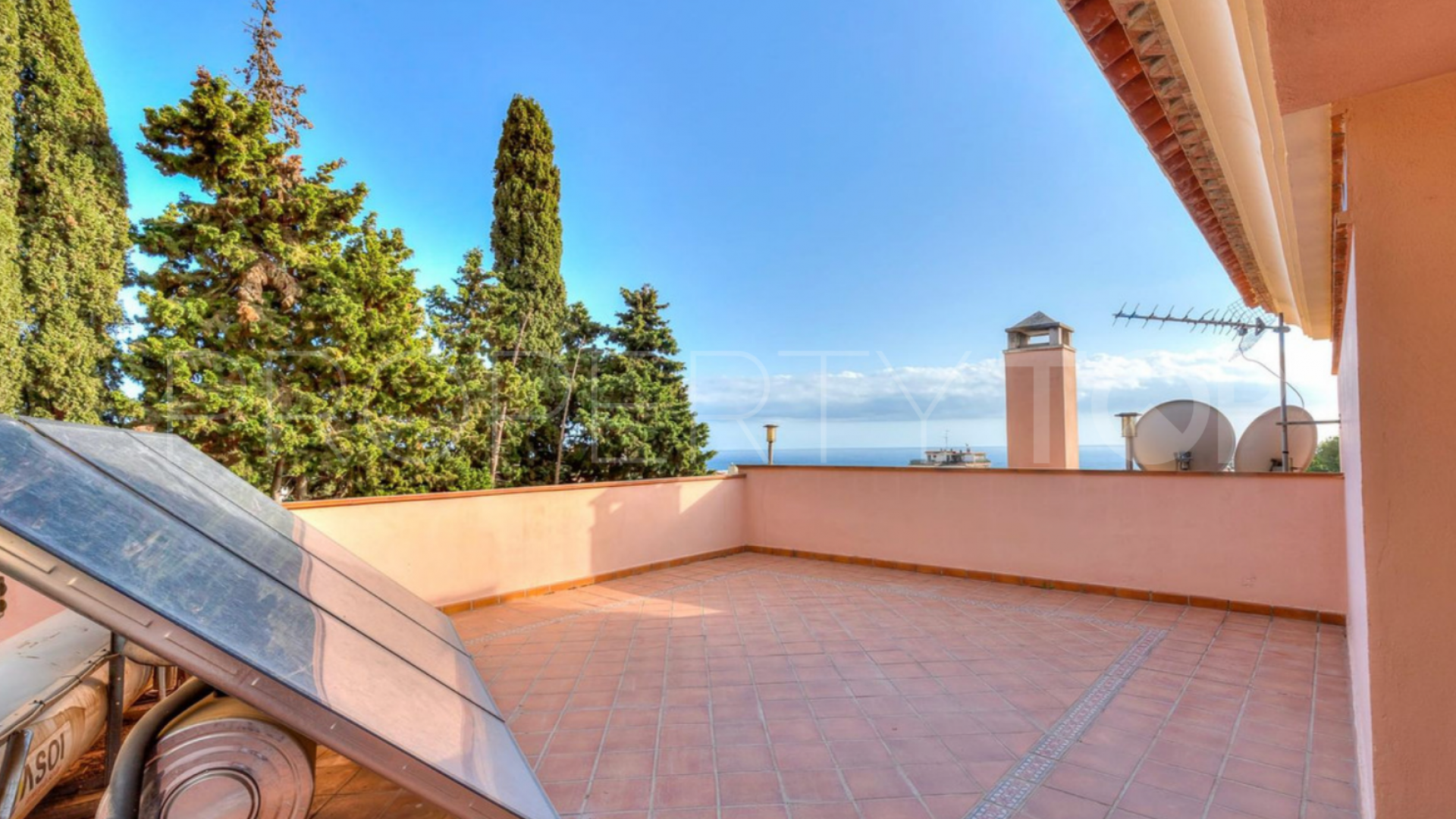 Marbella City 5 bedrooms villa for sale