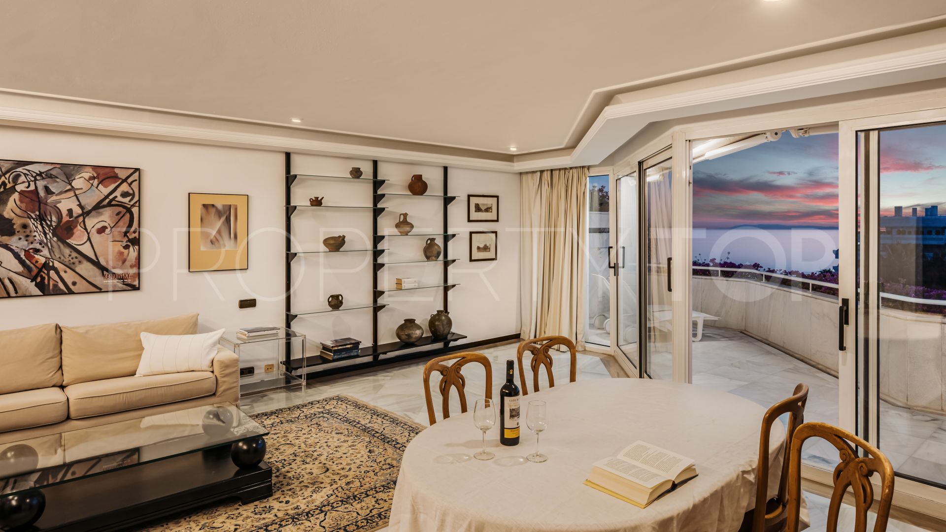 Marbella Centro, apartamento con 3 dormitorios en venta
