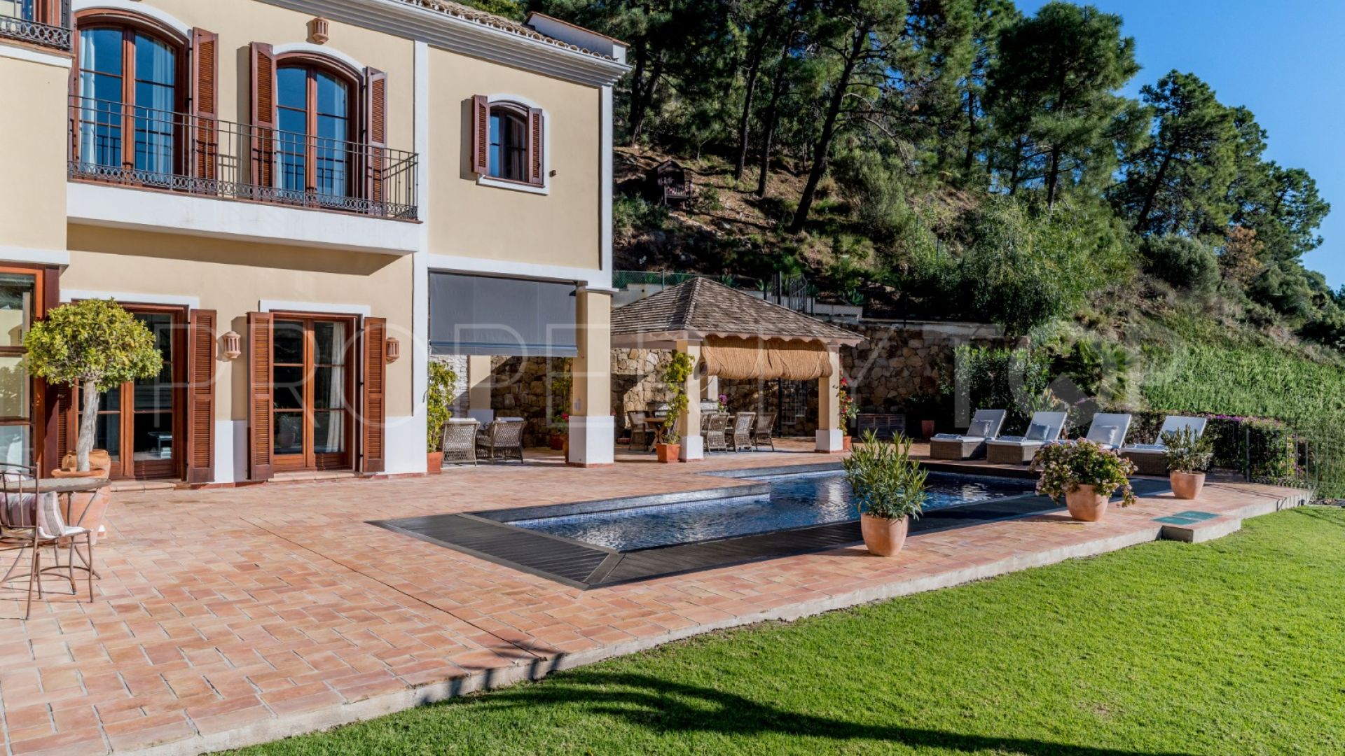 Villa for sale in El Madroñal with 7 bedrooms