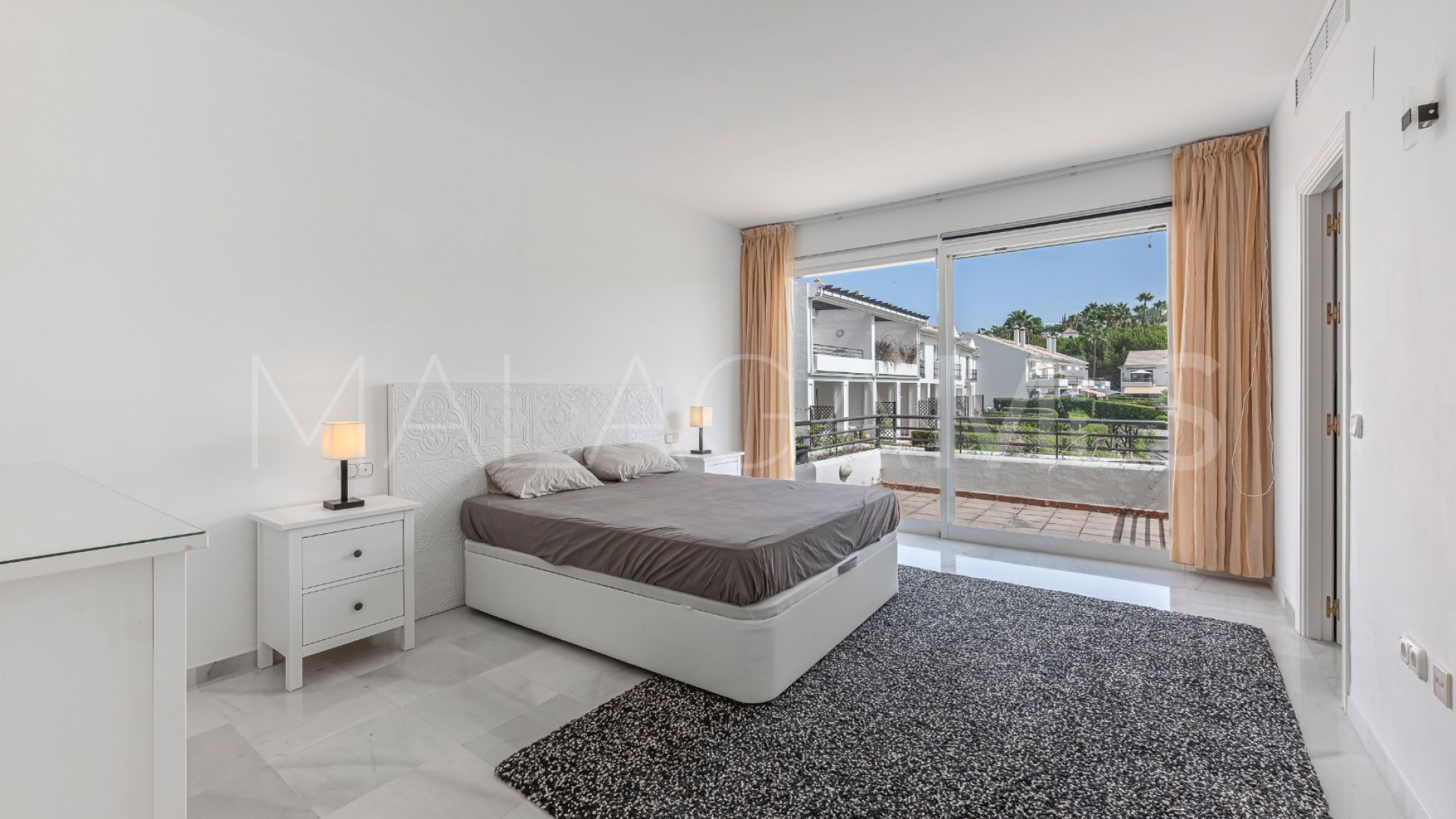 Adosado for sale in Paraiso Park with 3 bedrooms