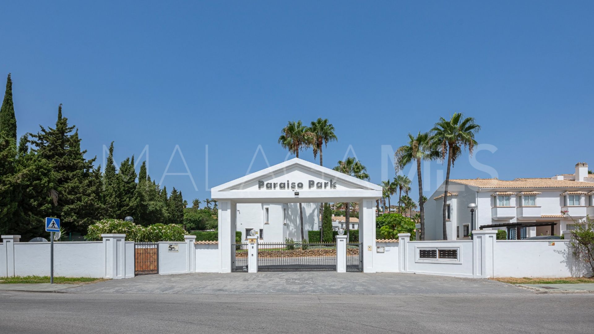 Adosado for sale in Paraiso Park with 3 bedrooms
