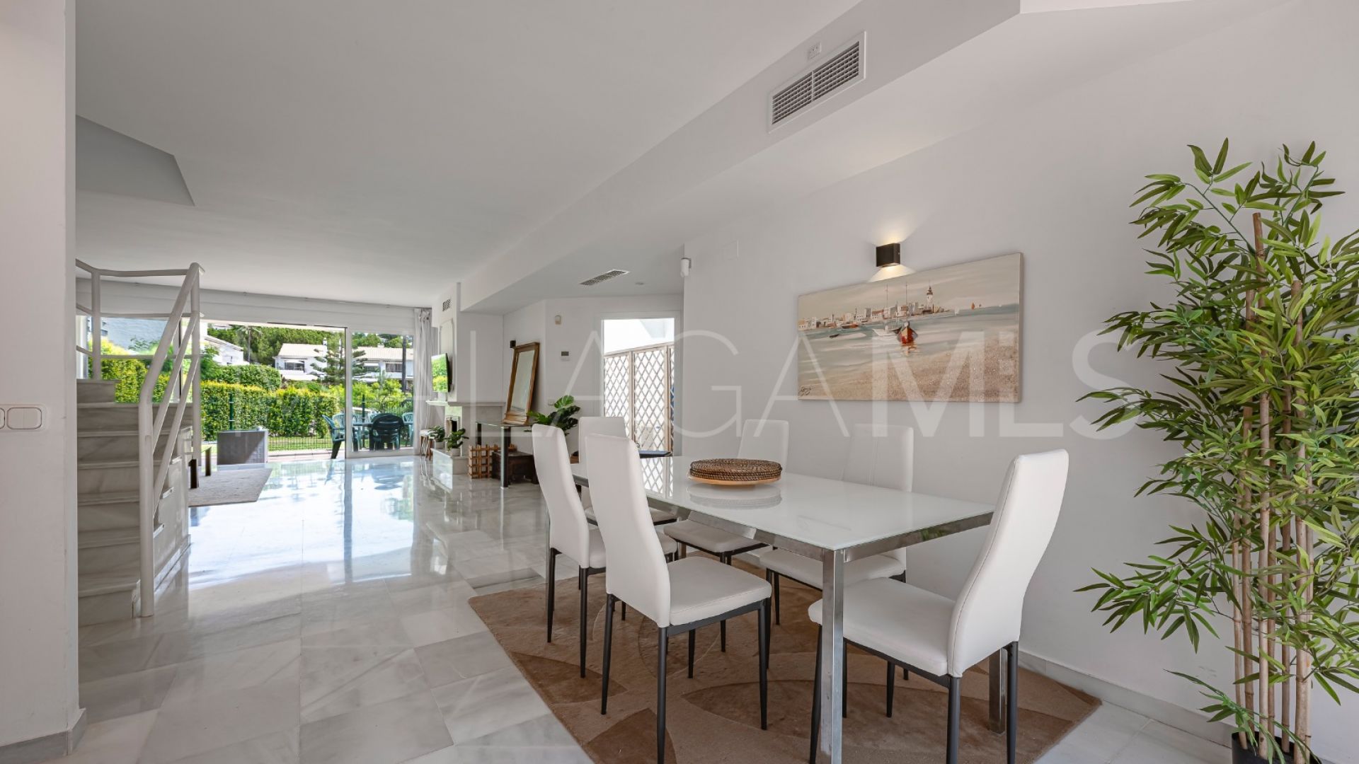 Adosado for sale in Paraiso Park with 3 bedrooms