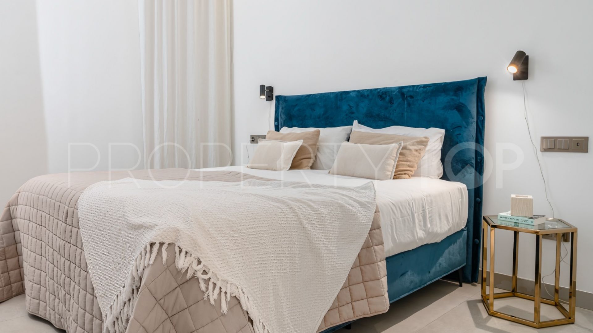 Buy Nueva Andalucia villa with 5 bedrooms