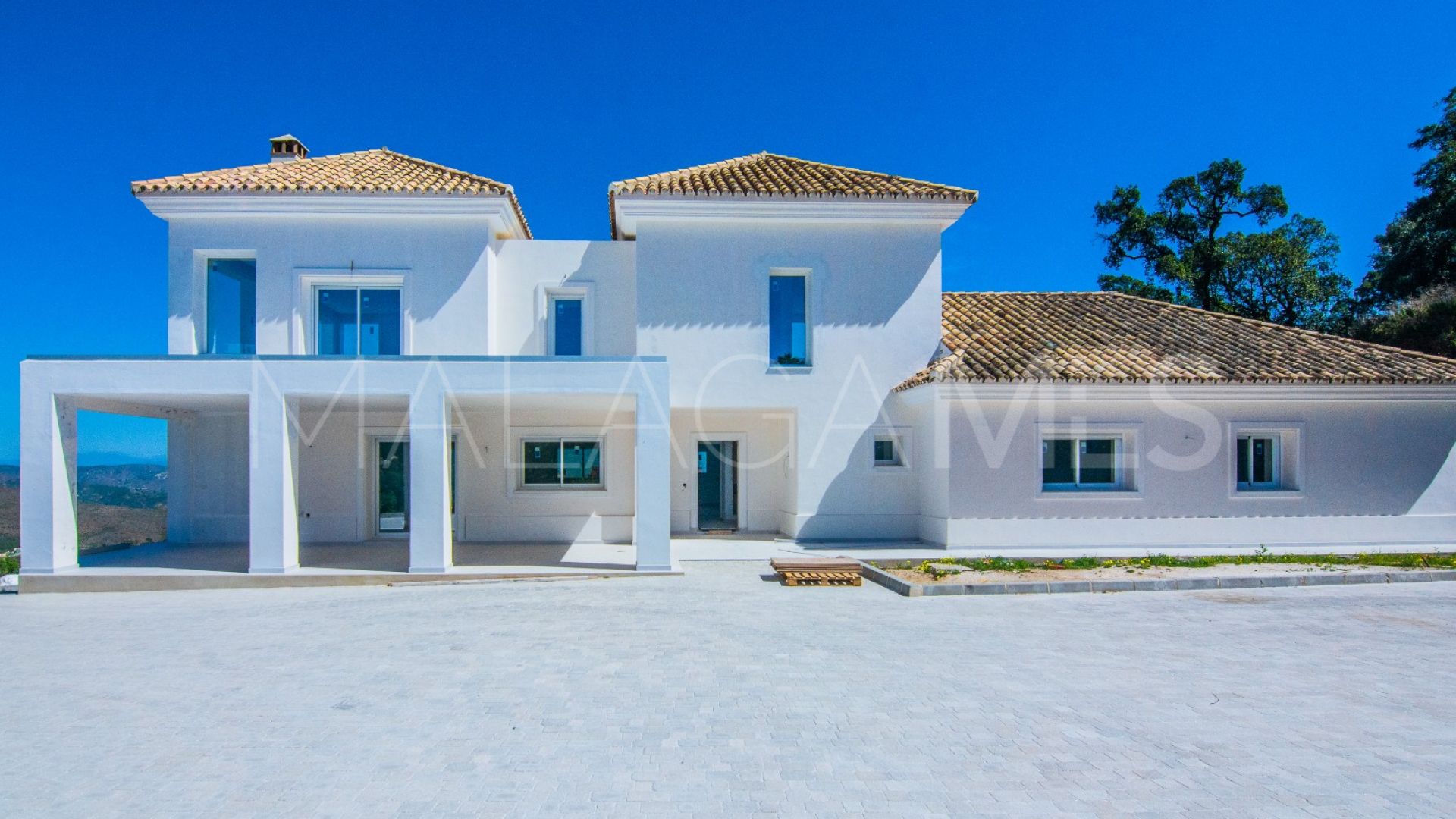 Buy villa in La Mairena