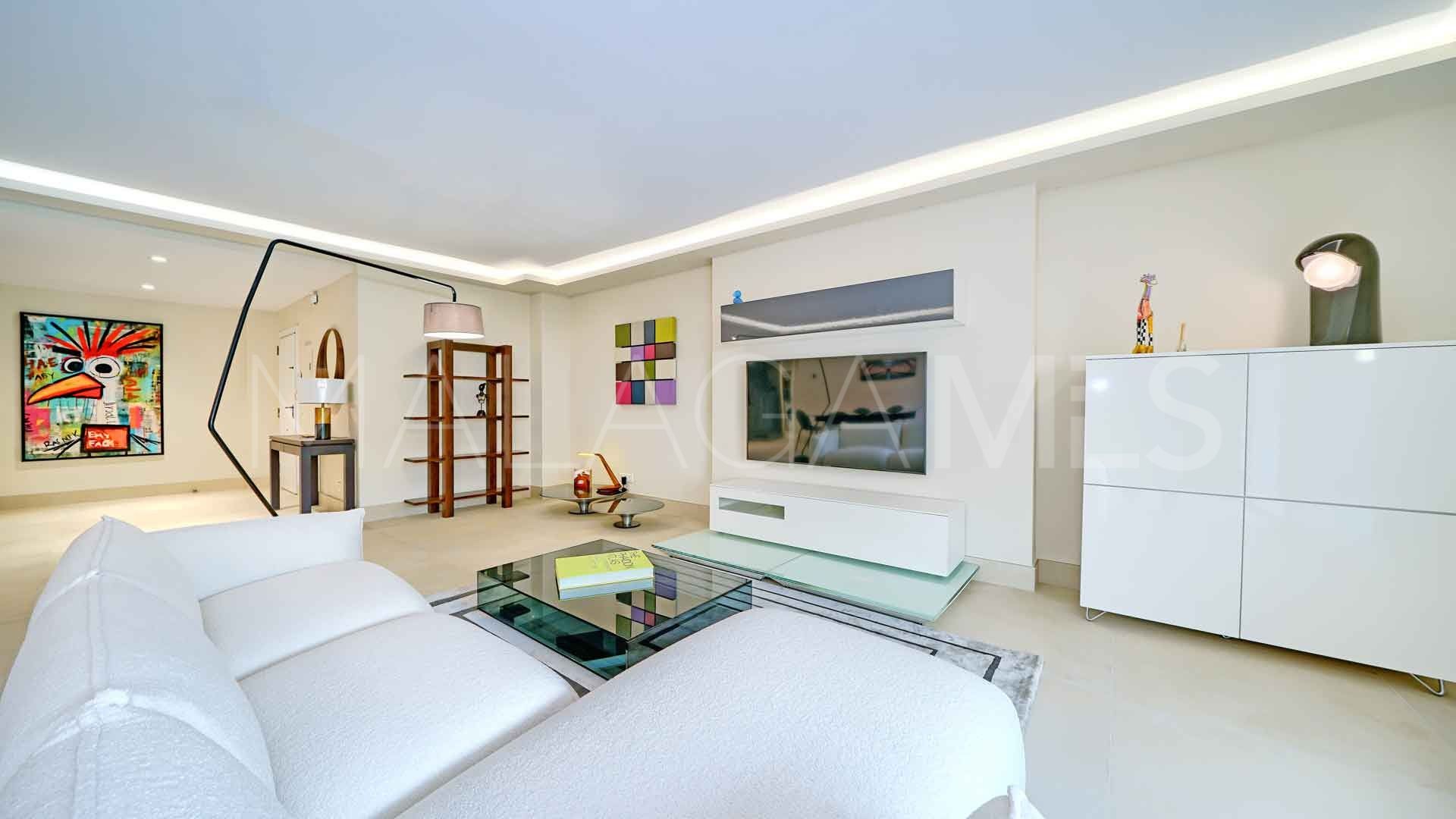 Apartment with 4 bedrooms for sale in Marbella Centro