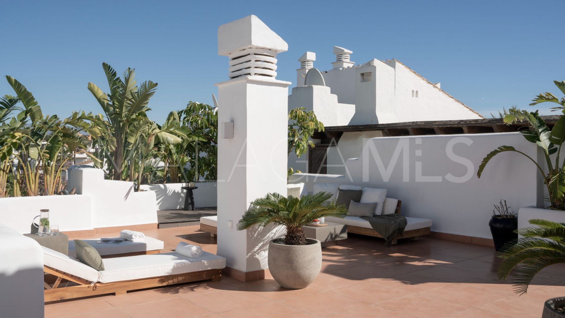 Buy atico de 2 bedrooms in Alcazaba Beach