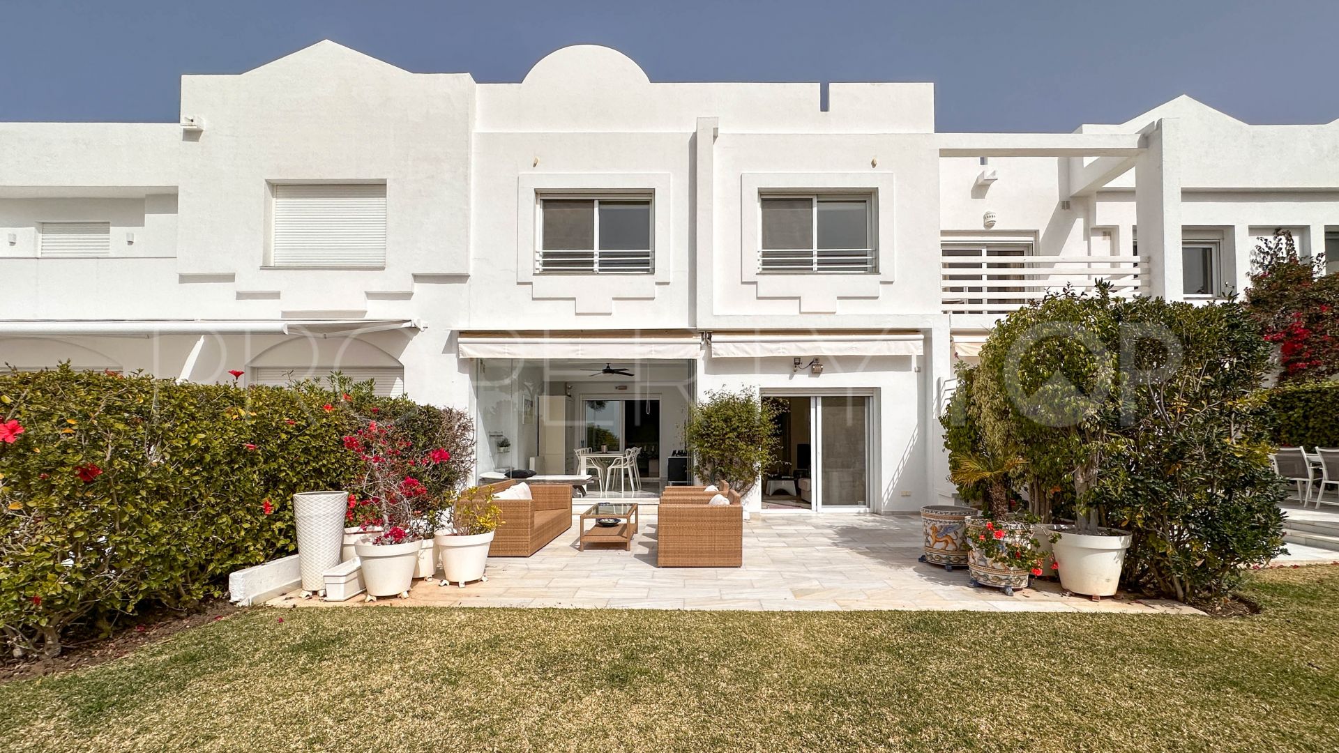 Houses for sale in Los Jarales, Nueva Andalucia