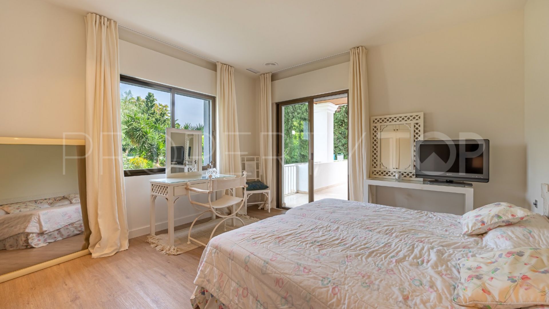 For sale ground floor apartment with 3 bedrooms in Hotel del Golf