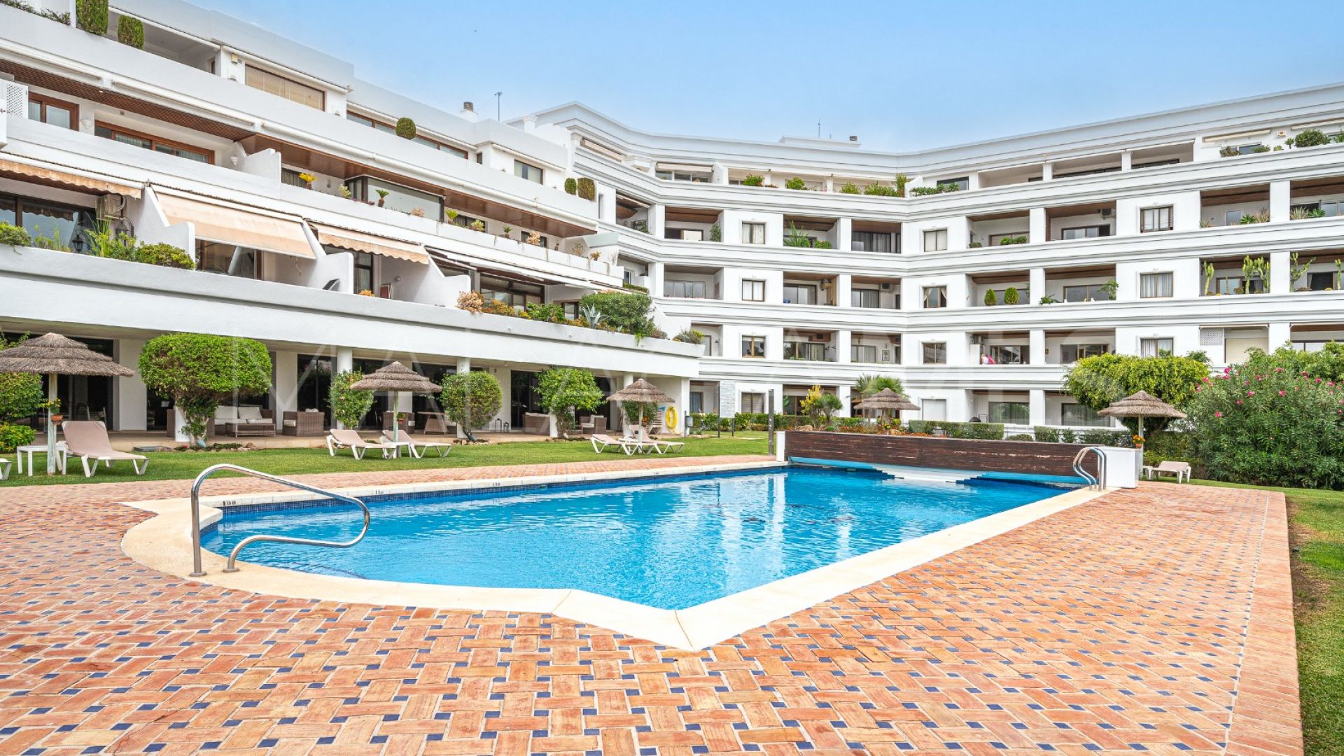 For sale ground floor apartment with 3 bedrooms in Hotel del Golf