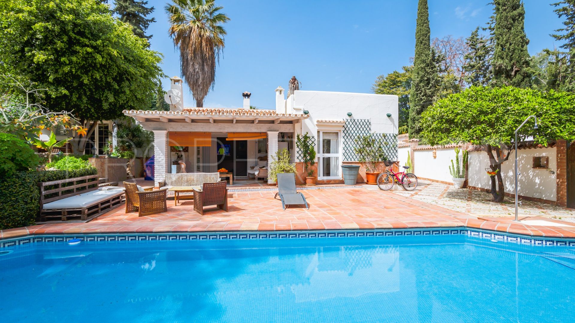 Se vende villa en Nueva Andalucia