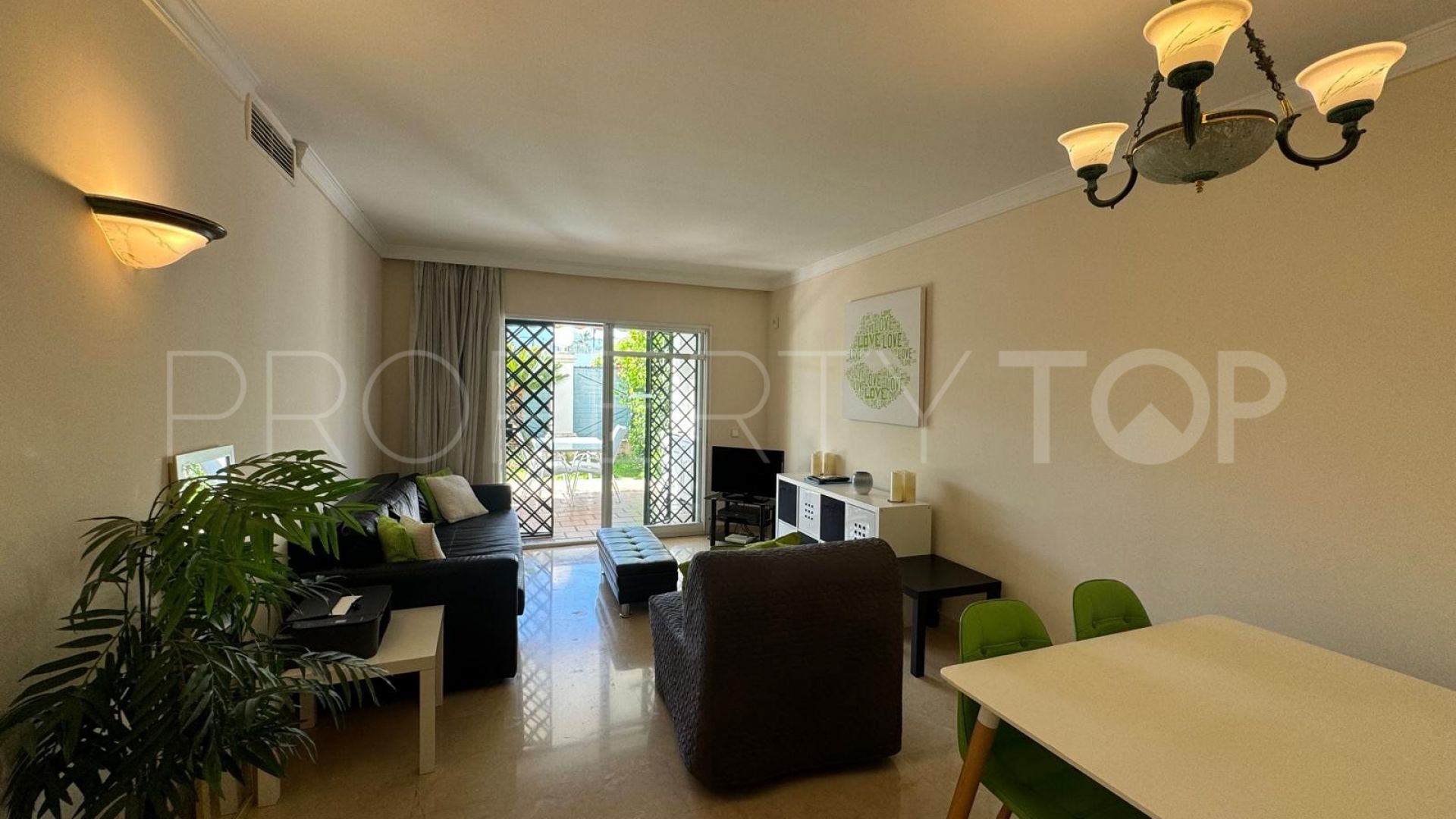 For sale Aloha Gardens 2 bedrooms ground floor apartment