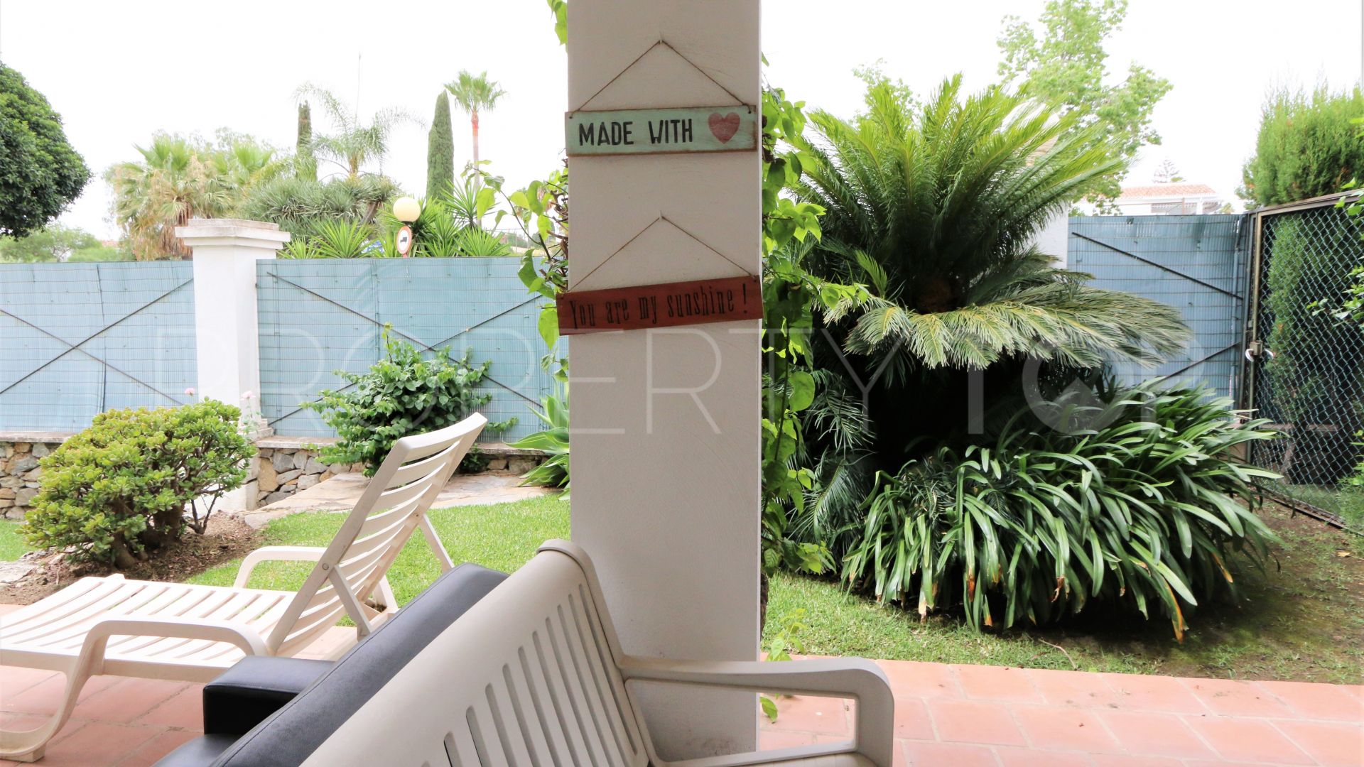 For sale Aloha Gardens 2 bedrooms ground floor apartment