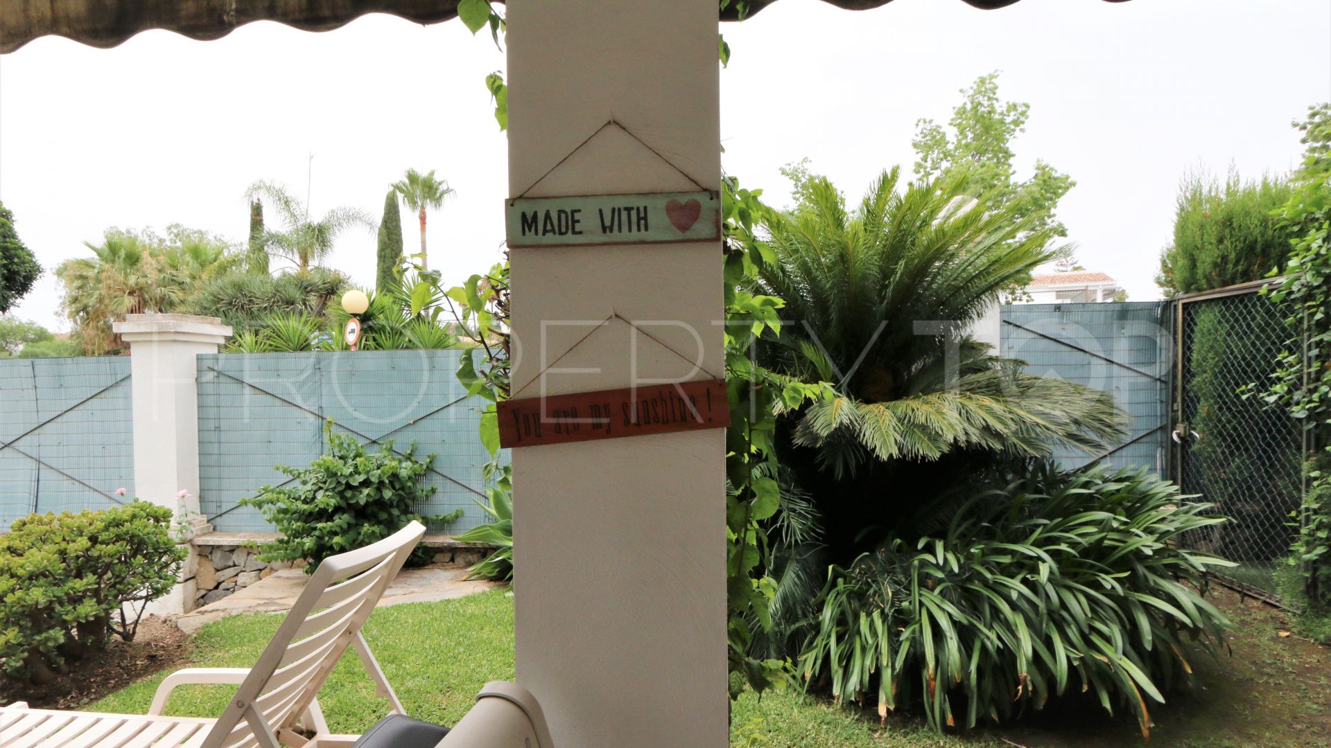 For sale Aloha Gardens 2 bedrooms ground floor apartment