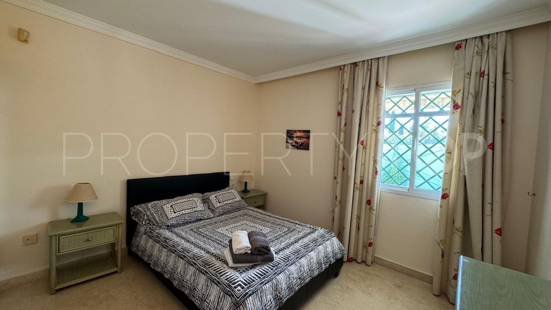 For sale Aloha Gardens 2 bedrooms ground floor apartment