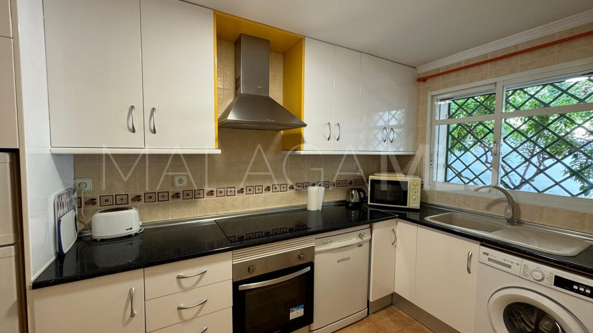 For sale Aloha Gardens 2 bedrooms ground floor apartment