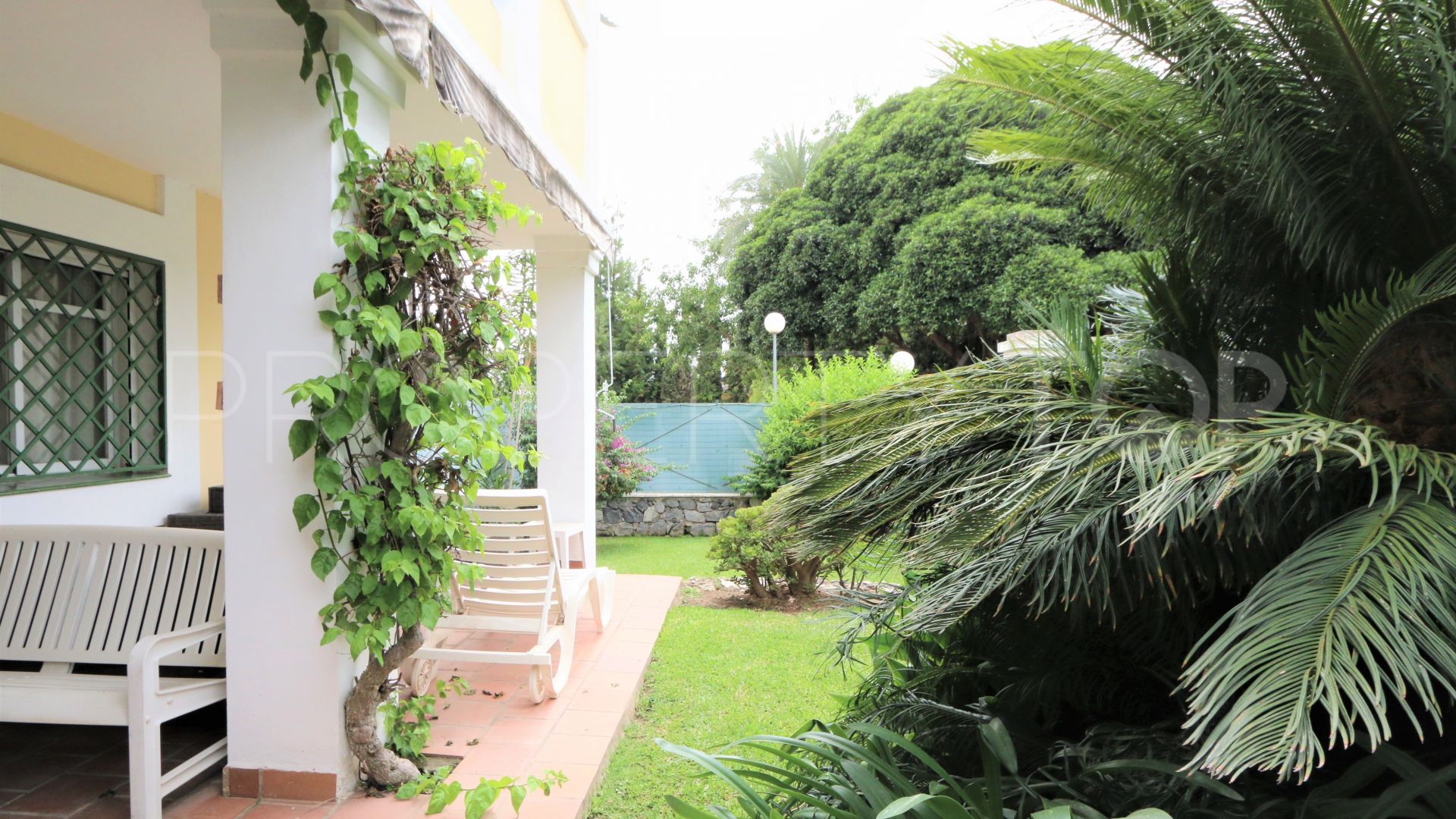 For sale Aloha Gardens 2 bedrooms ground floor apartment