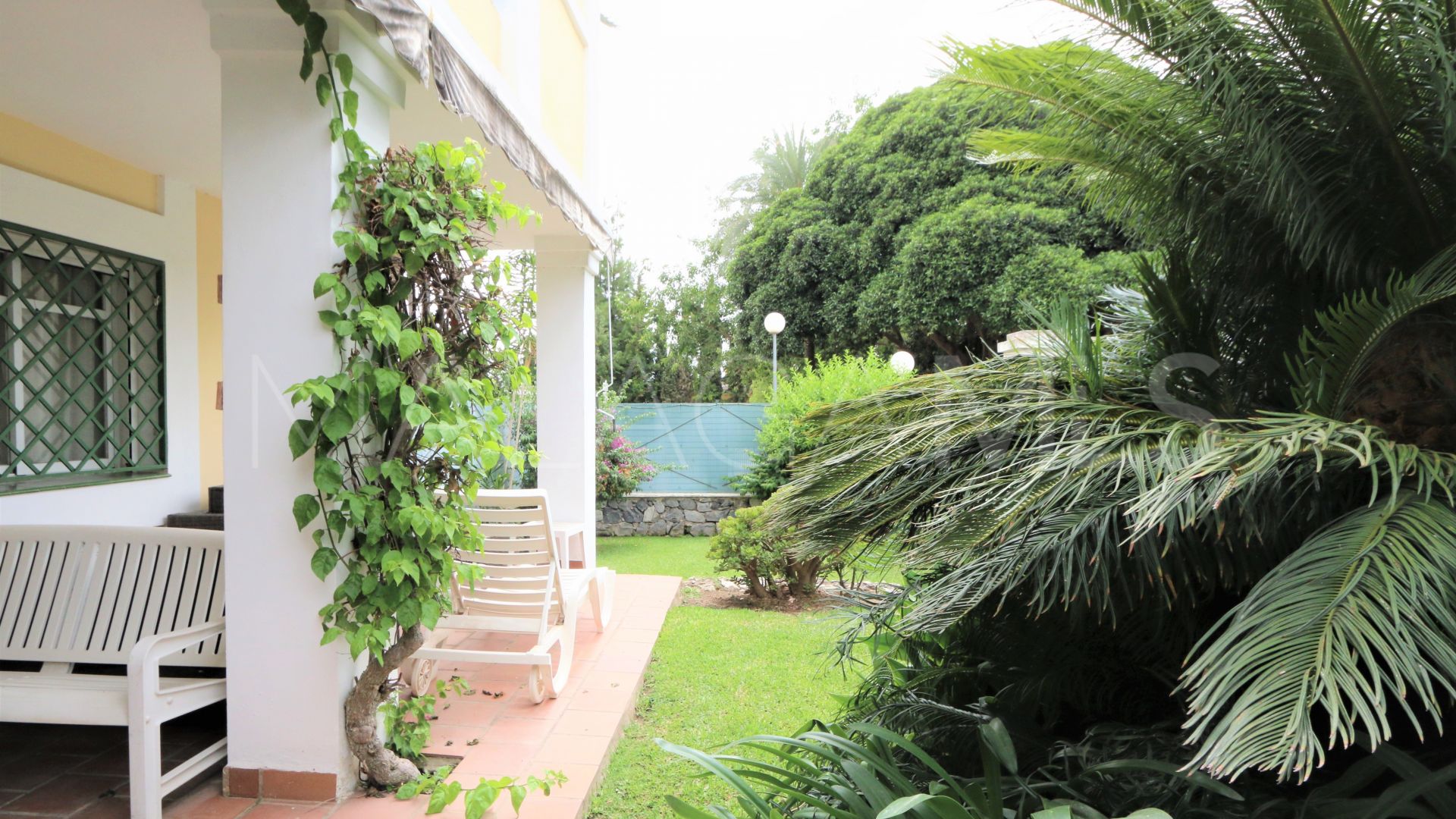 For sale Aloha Gardens 2 bedrooms ground floor apartment