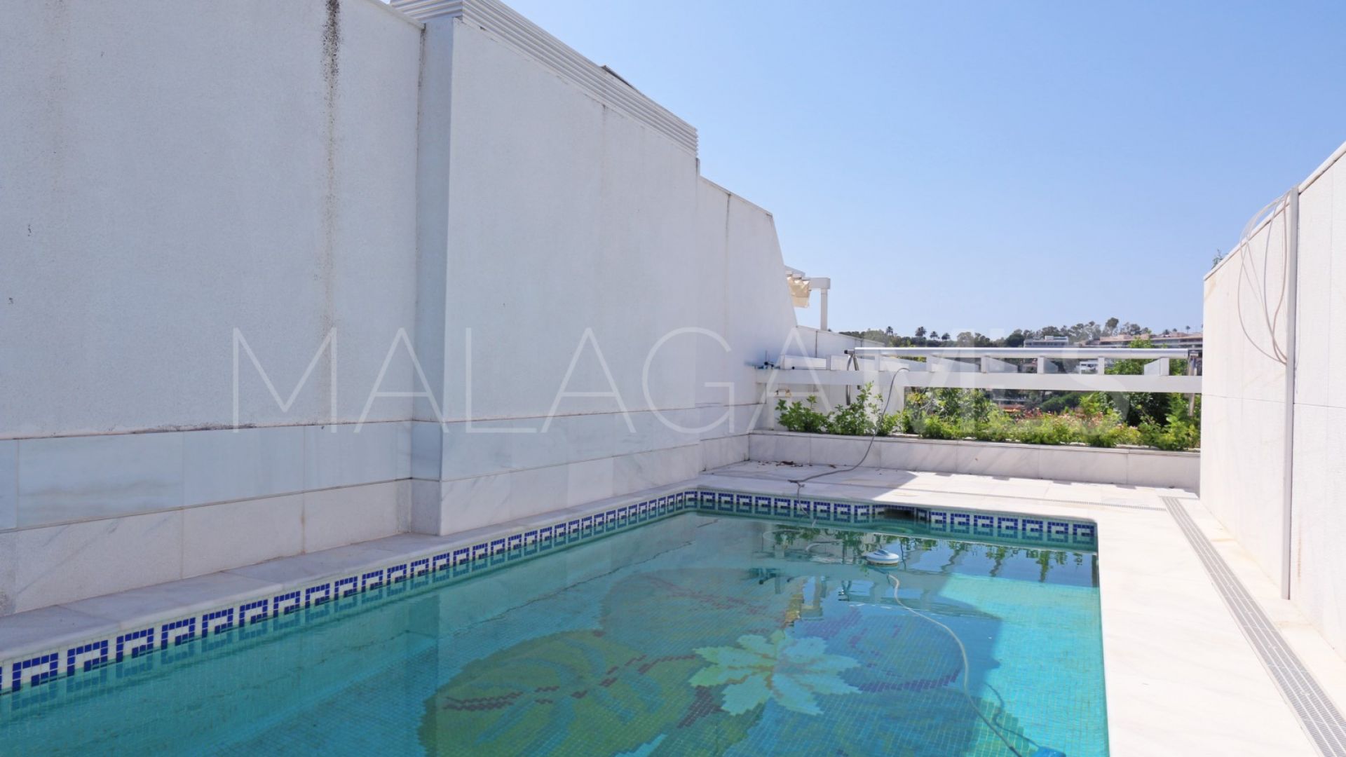 Duplex penthouse with 4 bedrooms for sale in Los Granados Golf