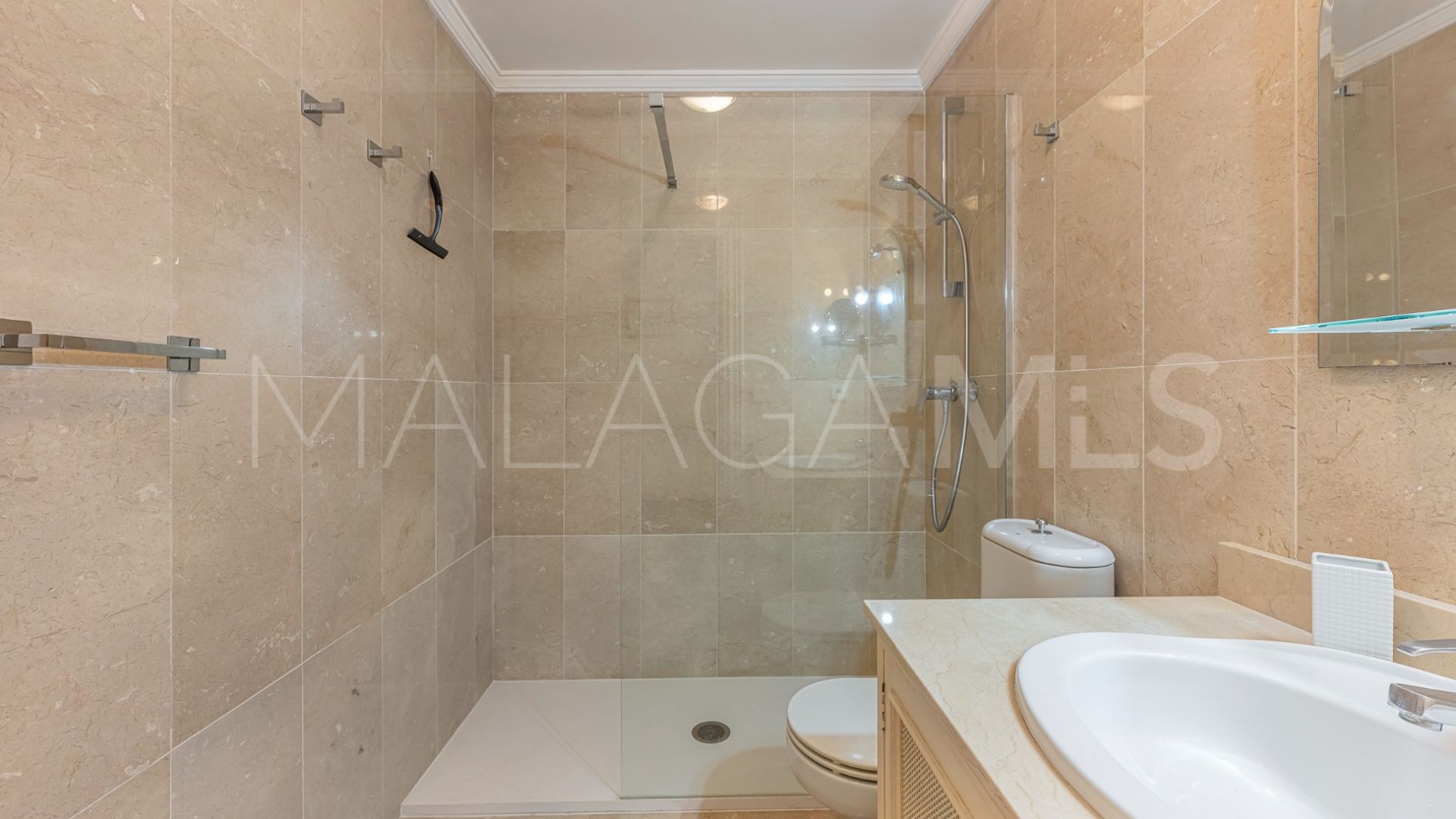 Aloha Gardens, apartamento a la venta de 2 bedrooms