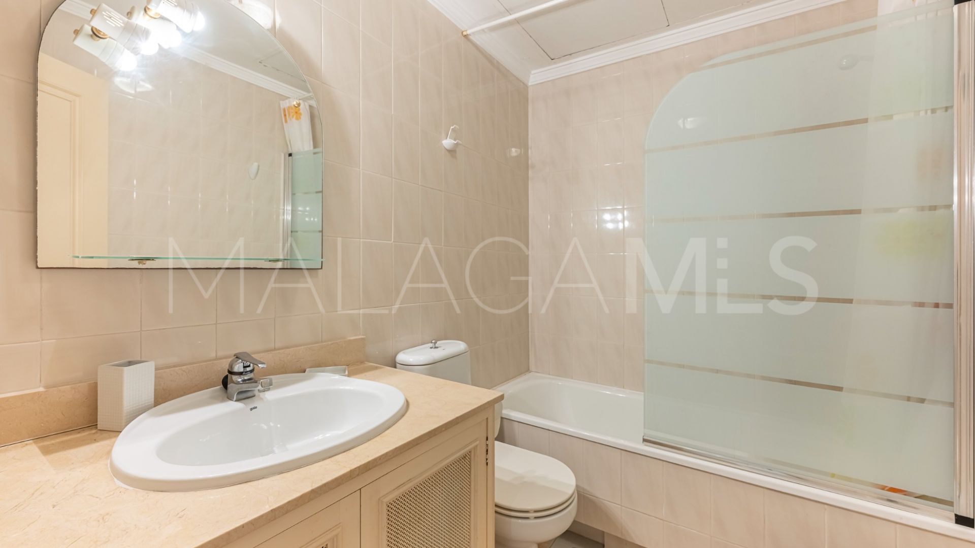 Aloha Gardens, apartamento a la venta de 2 bedrooms