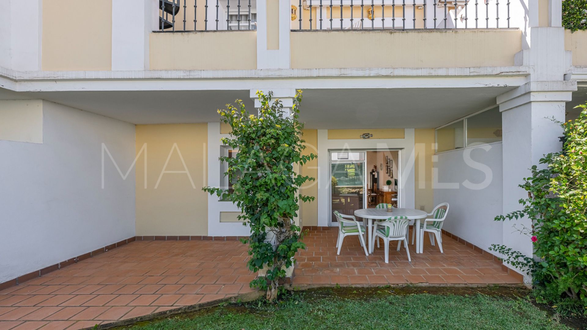 Aloha Gardens, apartamento planta baja a la venta de 2 bedrooms