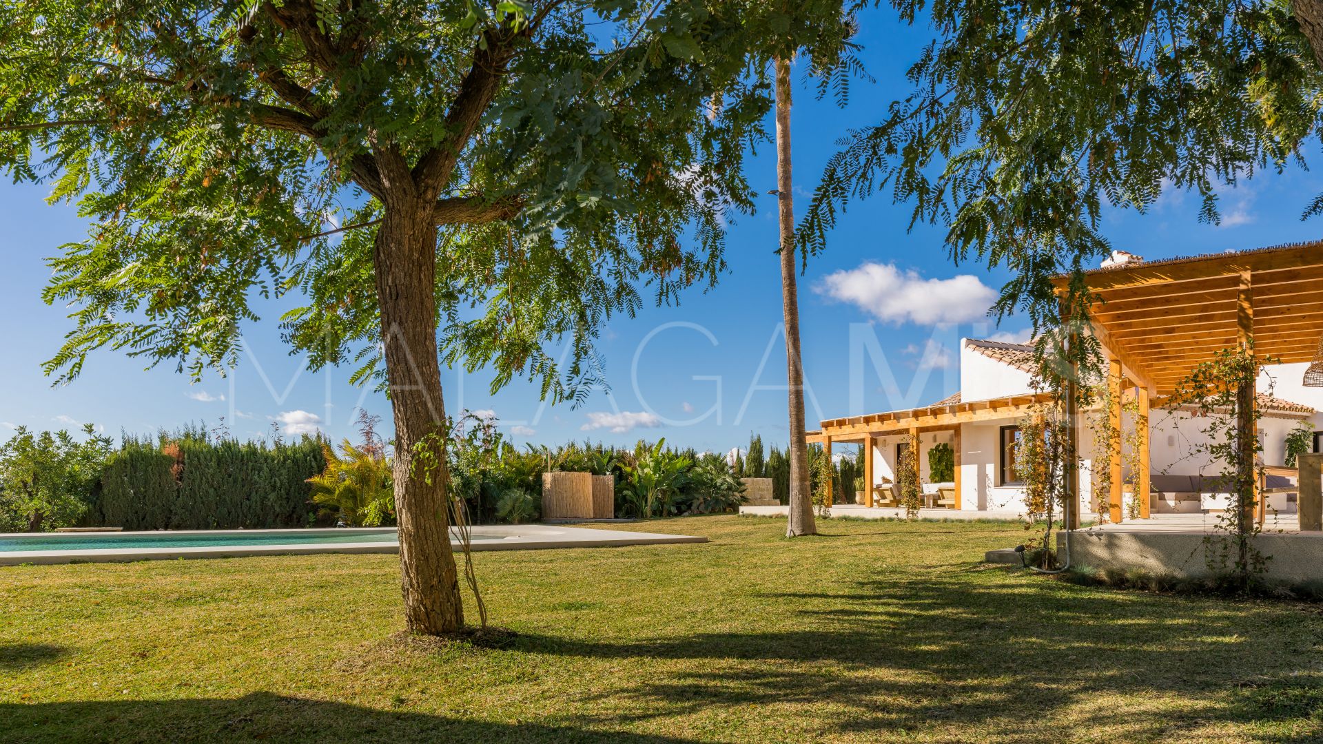 Villa for sale in Estepona Hills