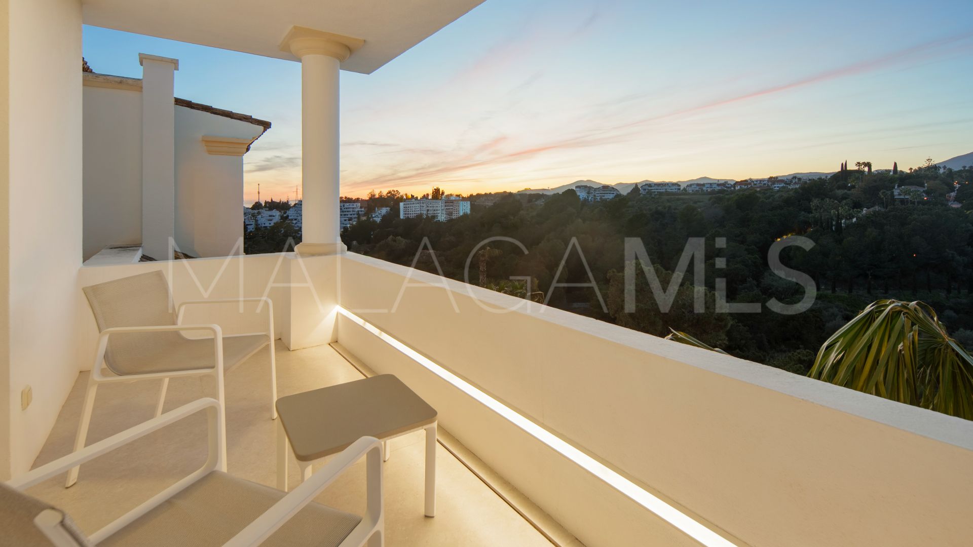 Duplex penthouse for sale in Monte Paraiso