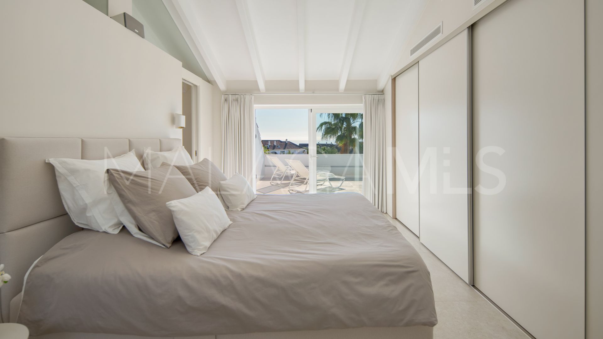 Duplex penthouse for sale in Monte Paraiso