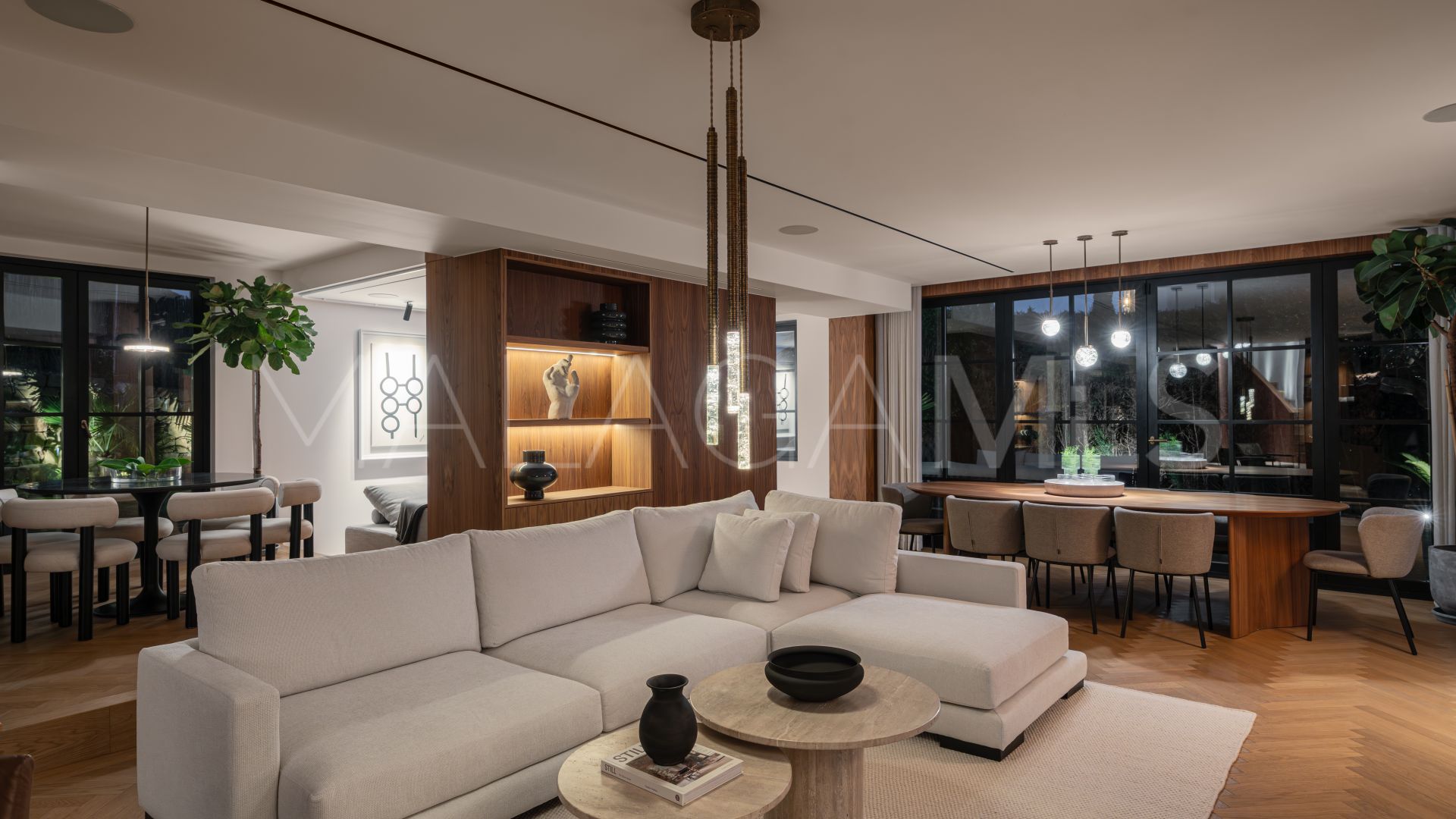 Villa for sale in Nueva Andalucia