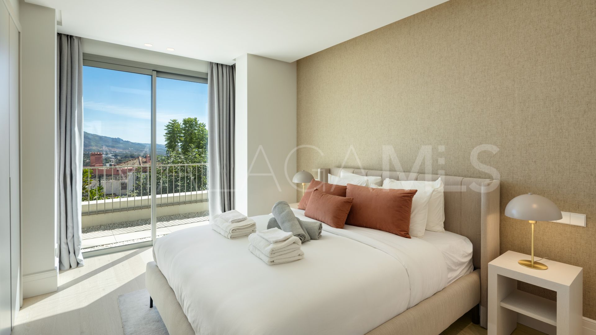 Villa for sale in Monte Halcones