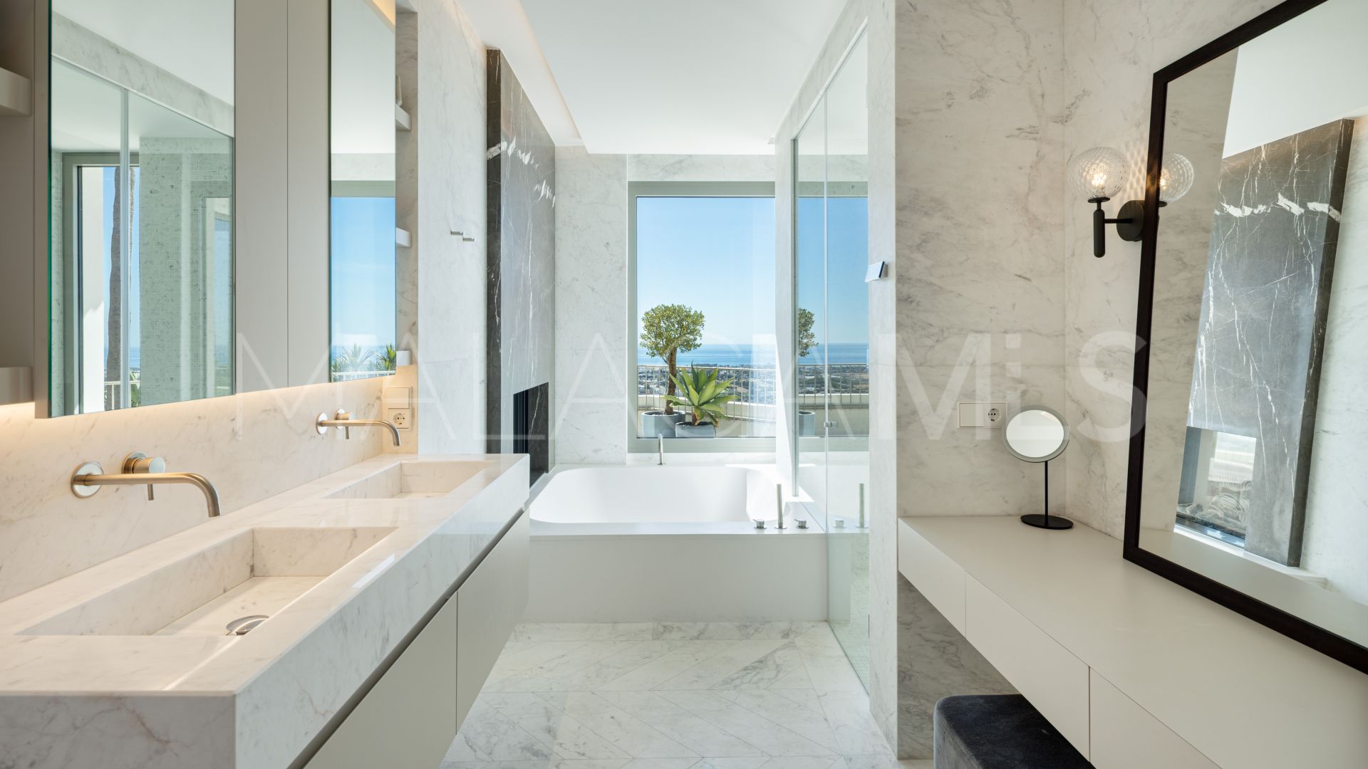 Villa for sale in Monte Halcones