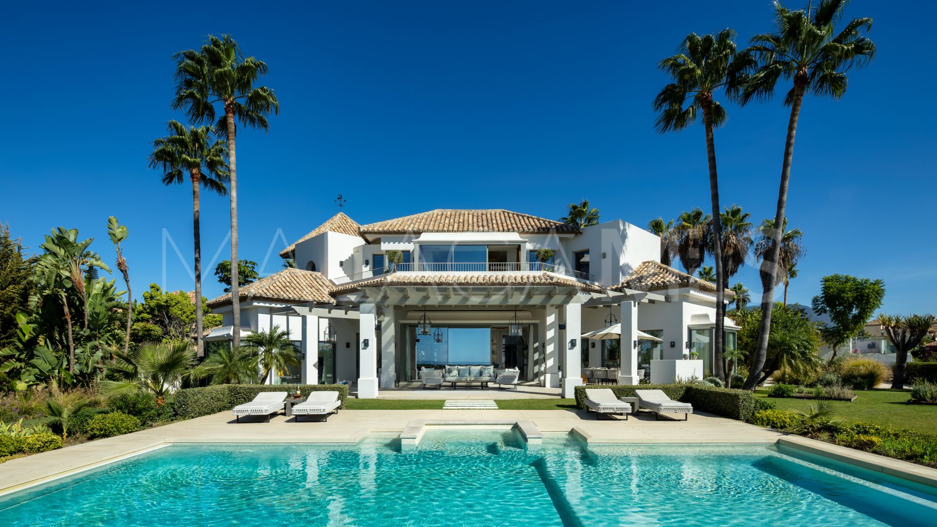 Villa for sale in Monte Halcones