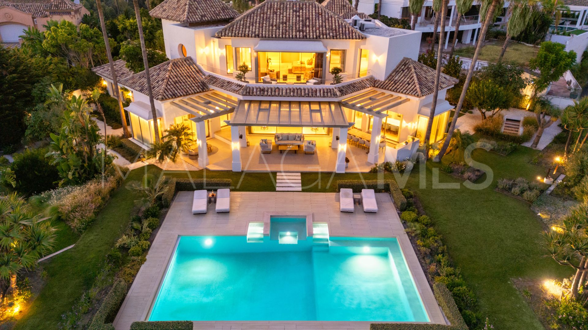 Villa for sale in Monte Halcones