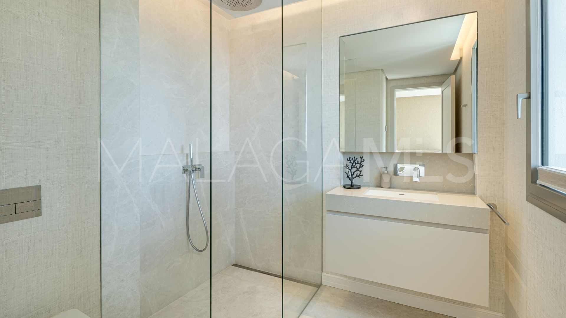 Villa for sale in Monte Halcones